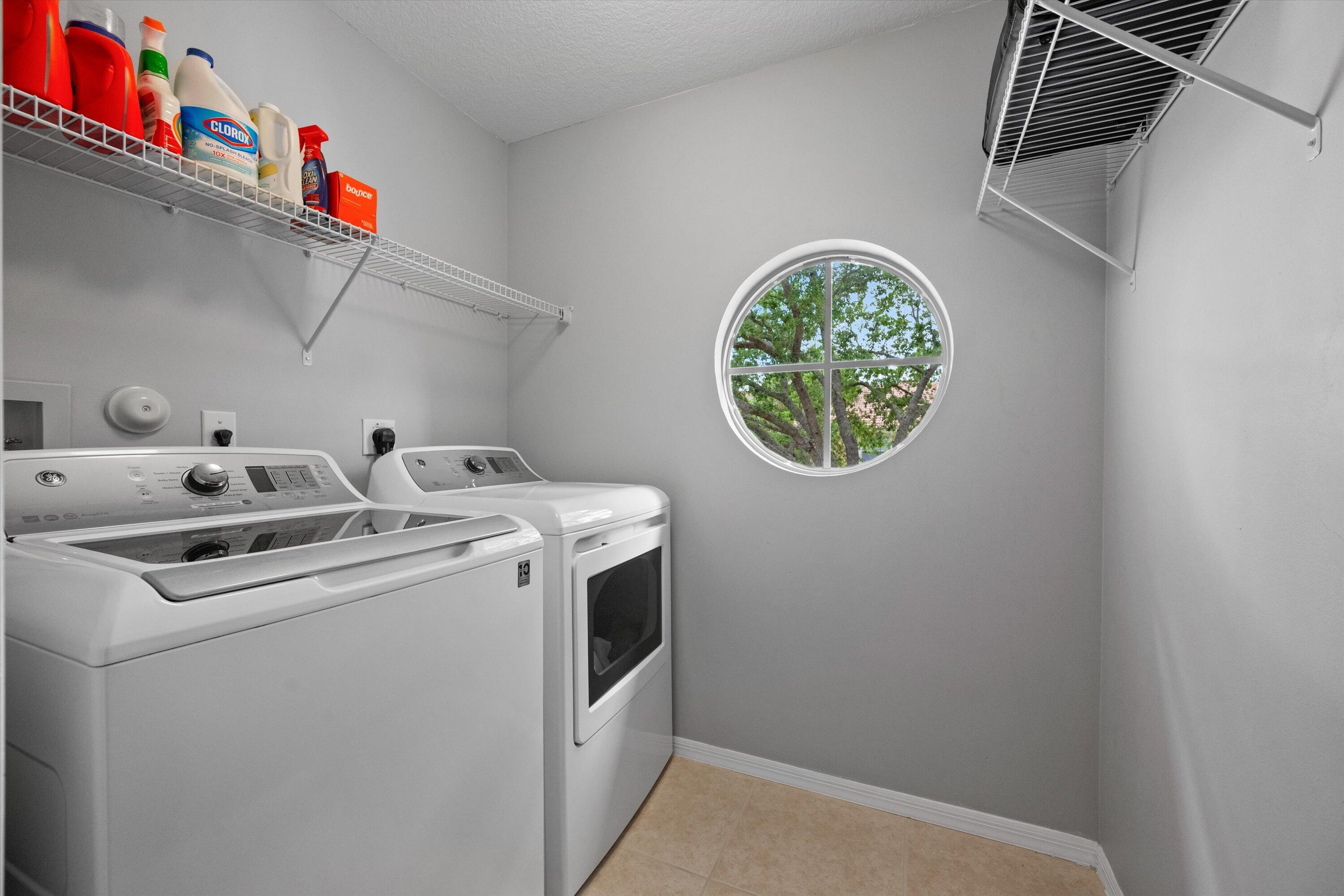 SEMINOLE ESTATES & TOWNHOMES - Residential