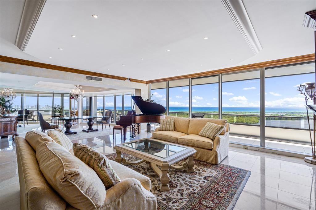 OLD PORT COVE LAKE POINT - Residential