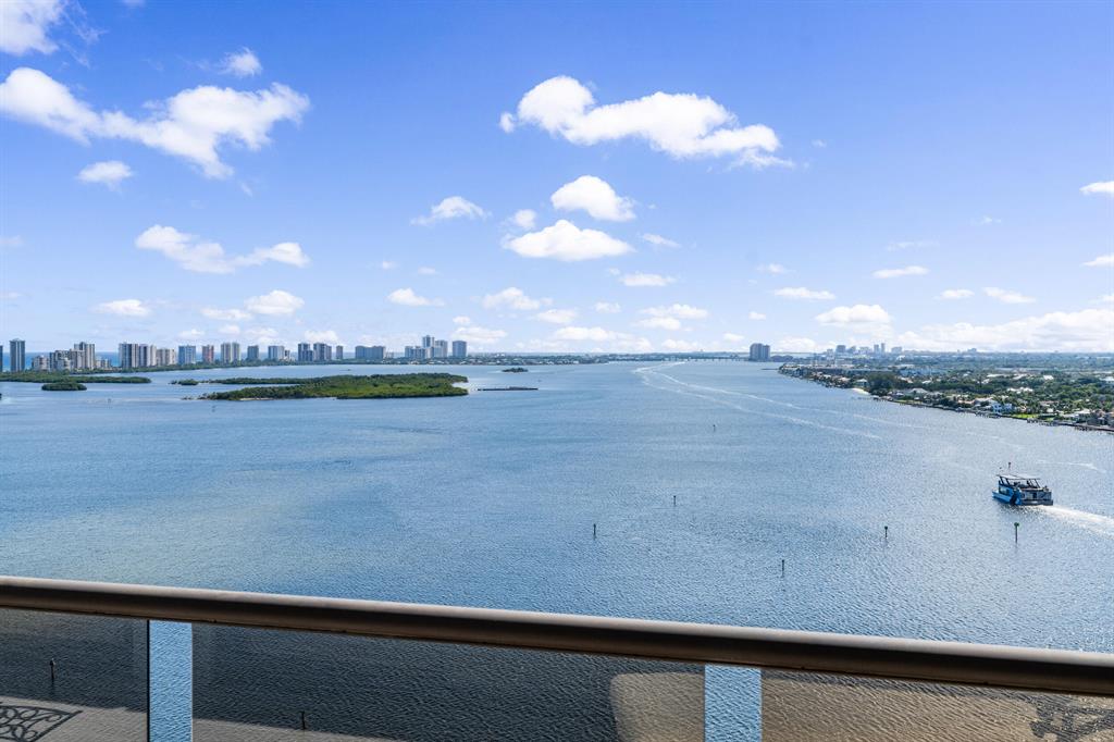 OLD PORT COVE LAKE POINT - Residential