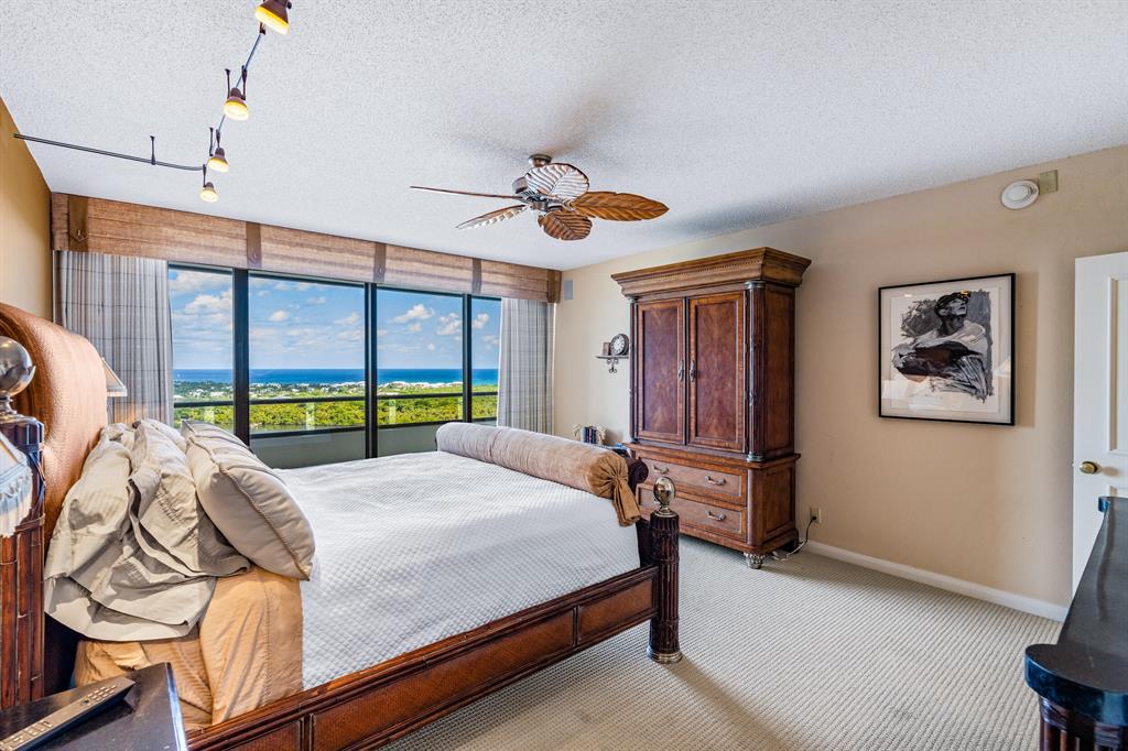 OLD PORT COVE LAKE POINT - Residential