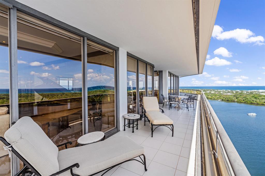 OLD PORT COVE LAKE POINT - Residential