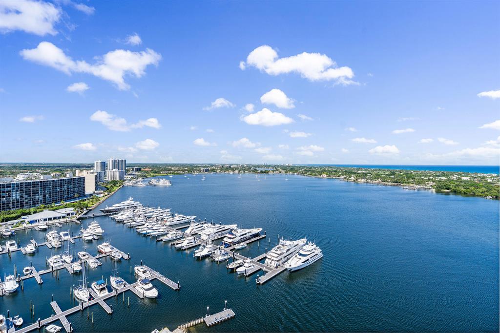 OLD PORT COVE LAKE POINT - Residential