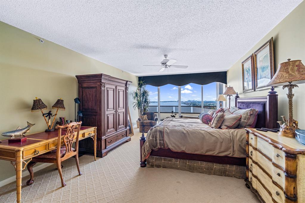 OLD PORT COVE LAKE POINT - Residential