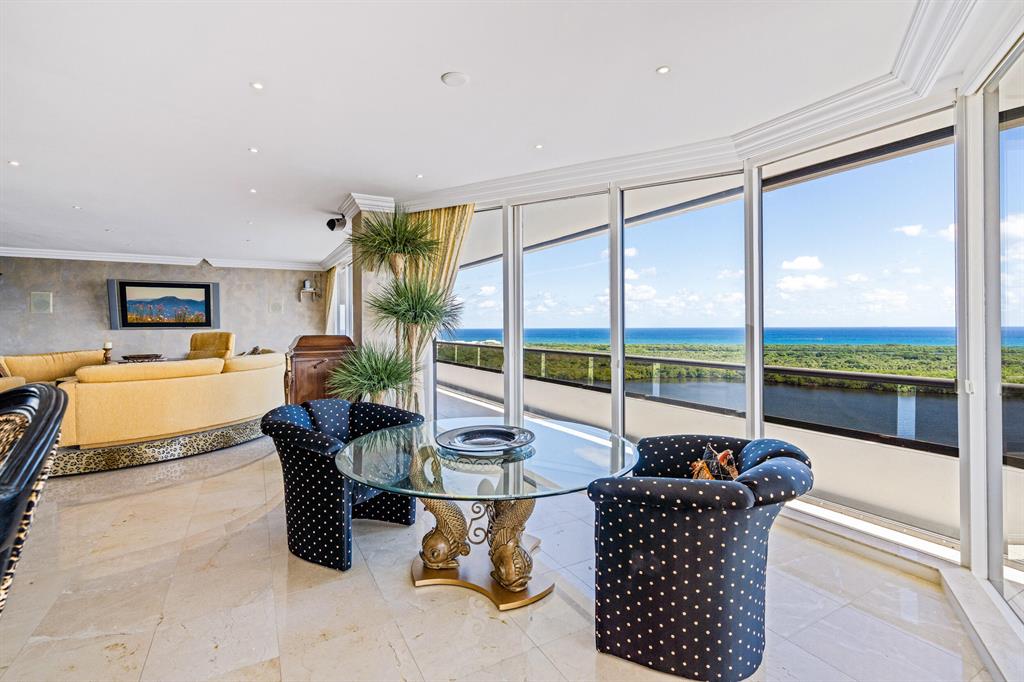 OLD PORT COVE LAKE POINT - Residential