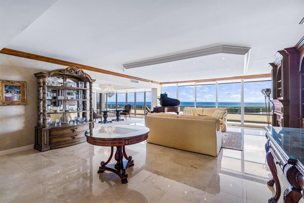 OLD PORT COVE LAKE POINT - Residential