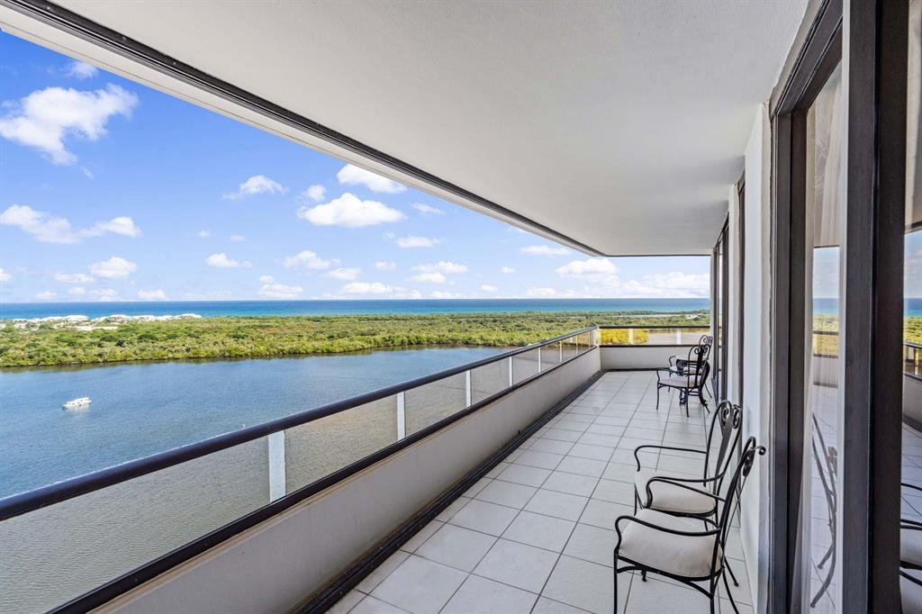 OLD PORT COVE LAKE POINT - Residential