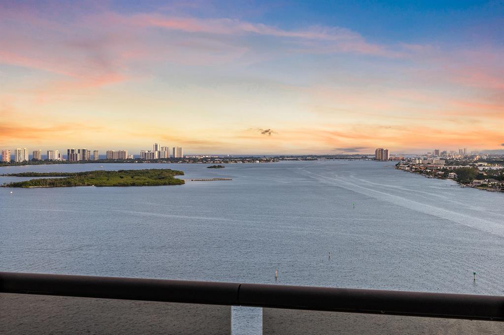 OLD PORT COVE LAKE POINT - Residential