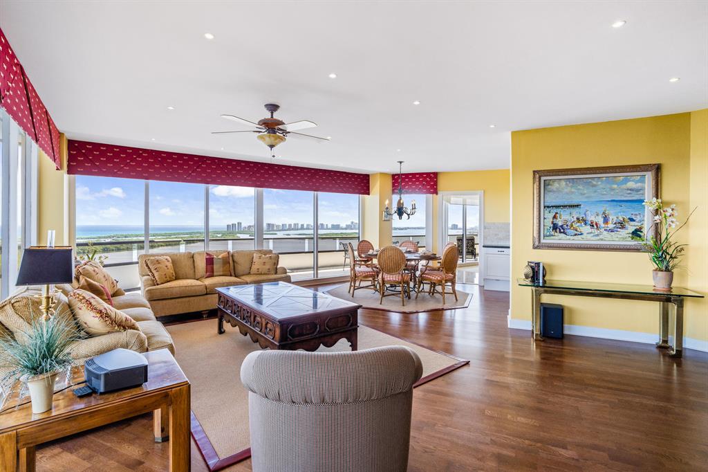 OLD PORT COVE LAKE POINT - Residential