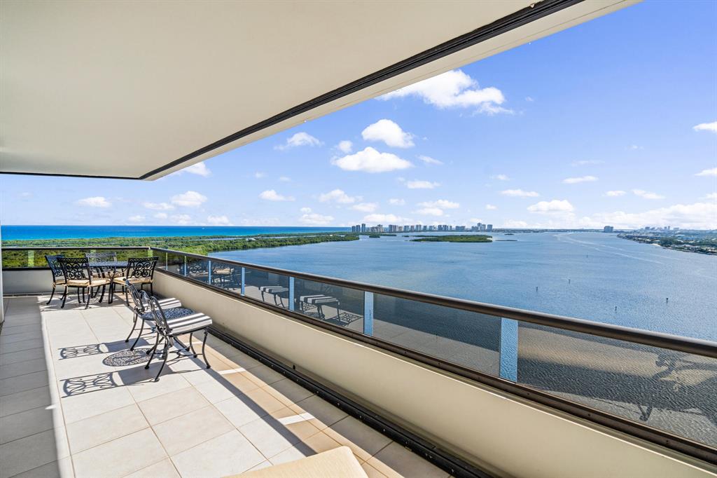 OLD PORT COVE LAKE POINT - Residential