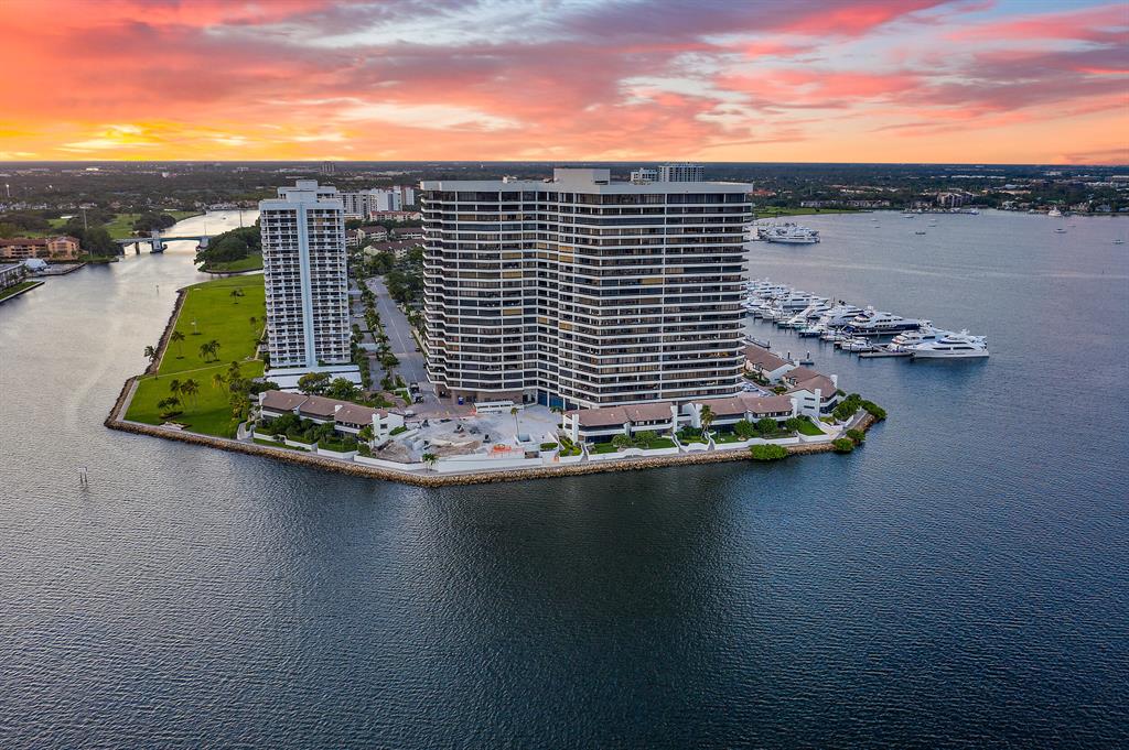 OLD PORT COVE LAKE POINT - Residential