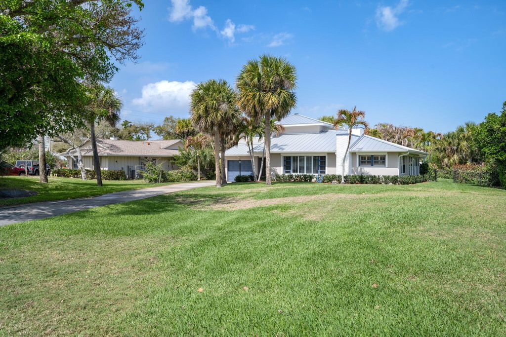 Photo of 715 Conn Way, Vero Beach, FL 32963 (MLS # R11169375)
