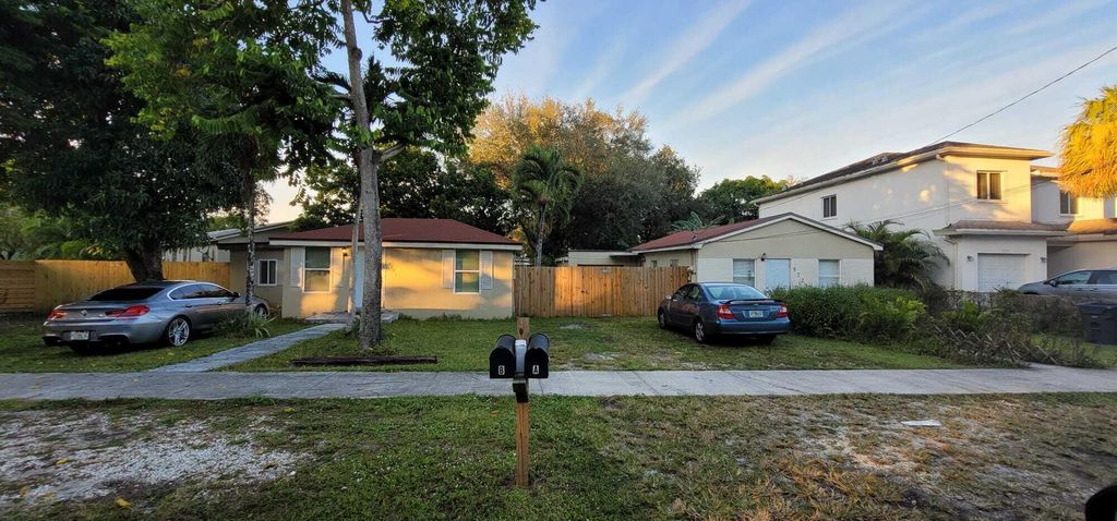 Photo of 5721 Fillmore Street, Hollywood, FL 33021 (MLS # B26015191)