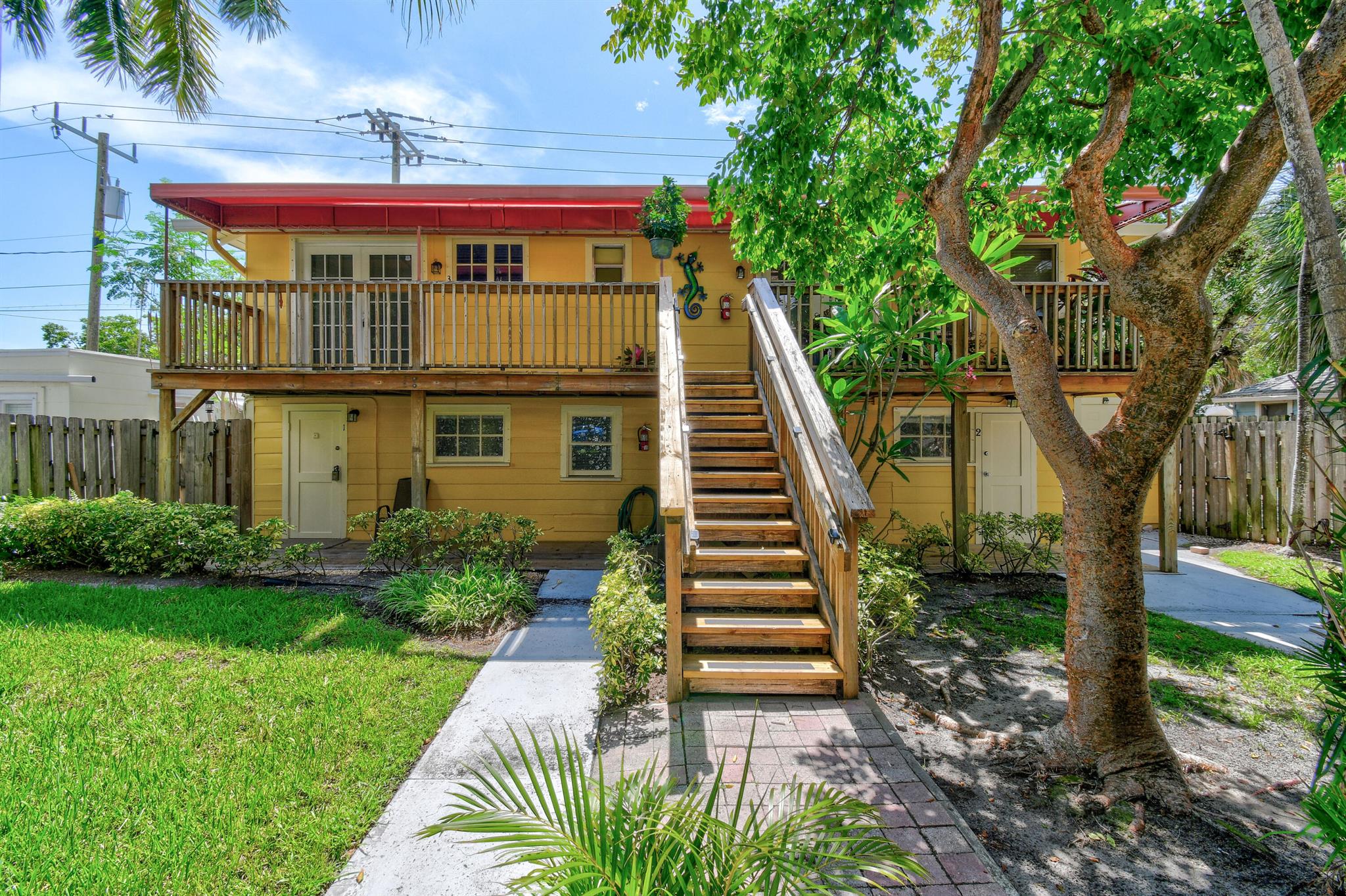 Exceptional one bedroom apartment in the heart of Lake Worth! Light and bright second floor unit. Nicely upgraded kitchen and baths with wood flooring throughout. Covered balcony perfect for relaxing outside. Ideal location two blocks from Lake Ave and minutes to the beach. $100/month flat fee for water utility.