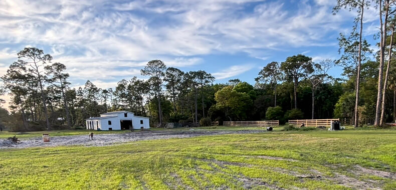 COUNTRY HILLS ESTATES - Land