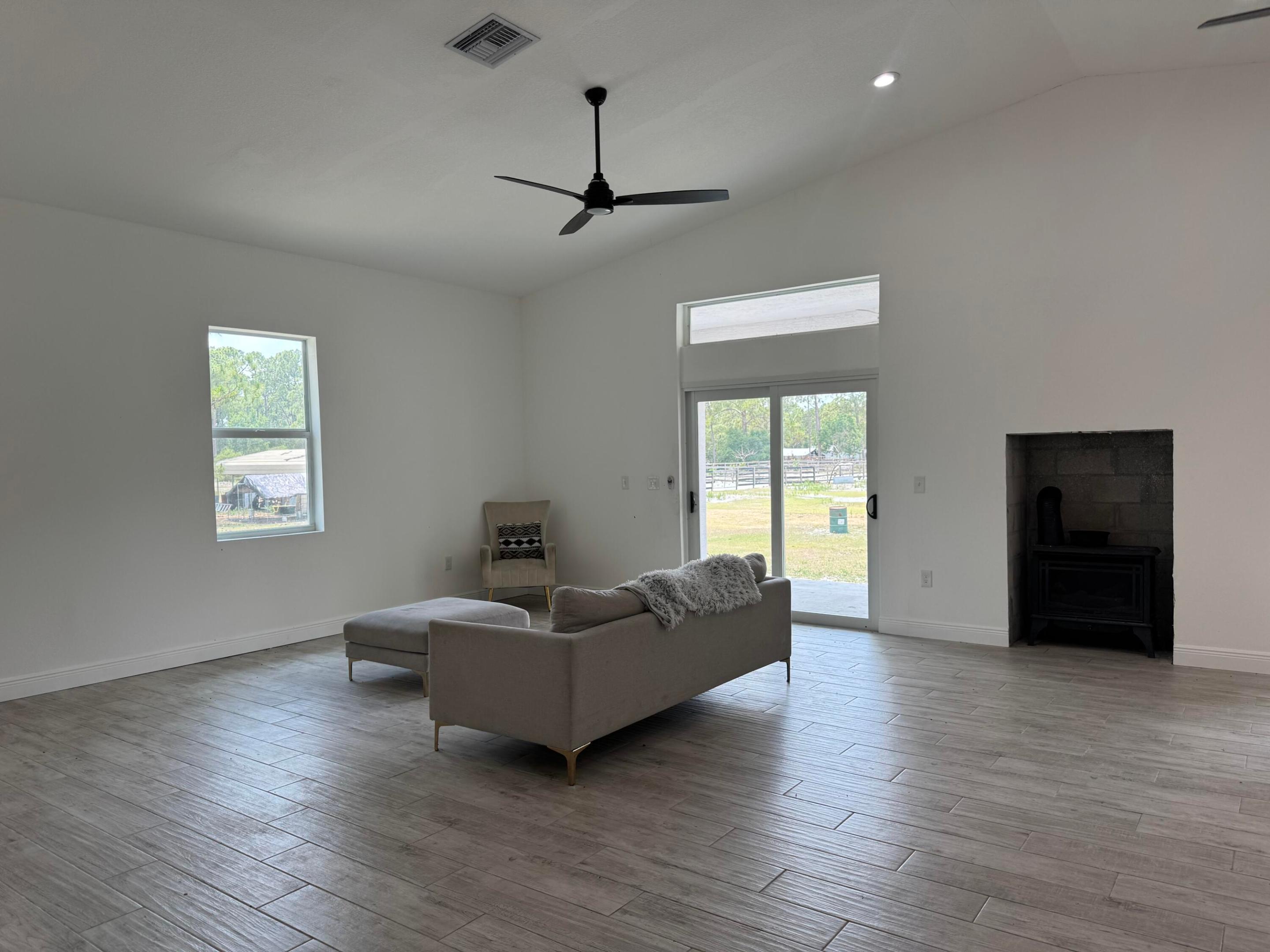 COUNTRY HILLS ESTATES - Land