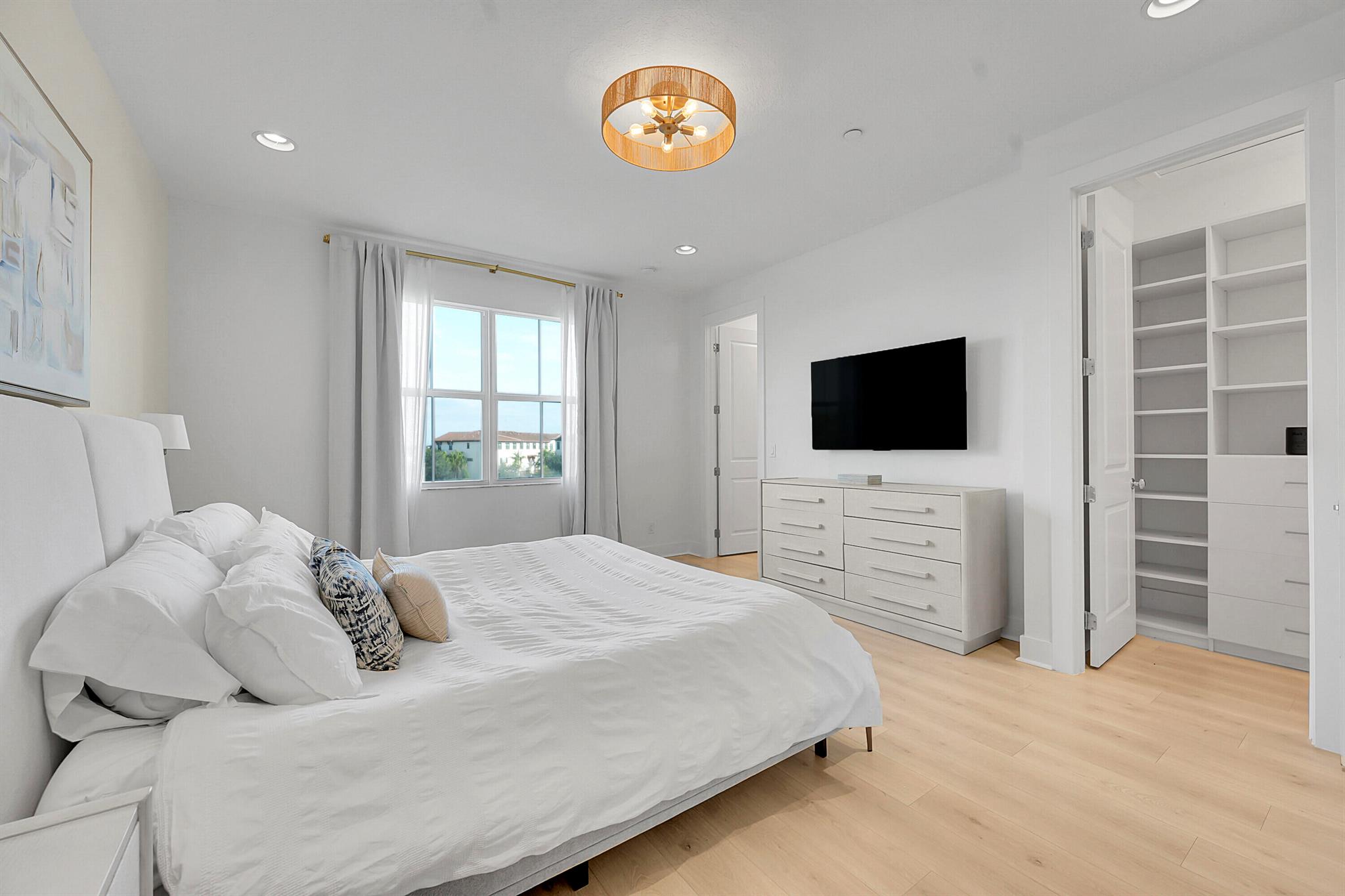 ALTON NEIGHBORHOOD - Residential