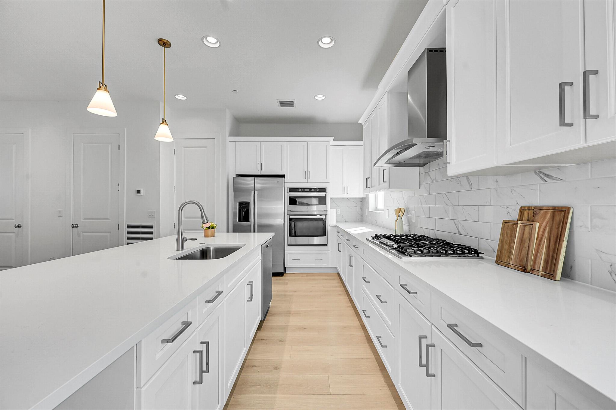 ALTON NEIGHBORHOOD - Residential