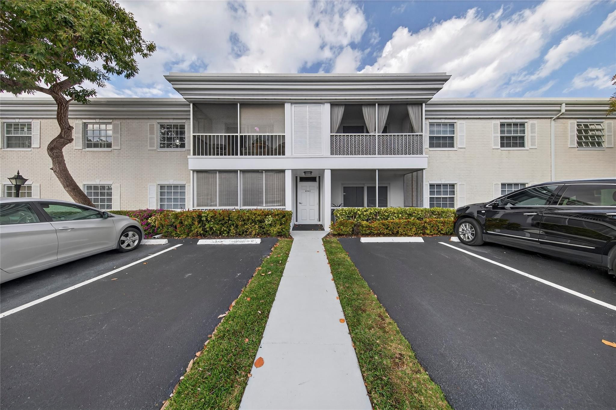 BAY COLONY CLUB - Residential Lease