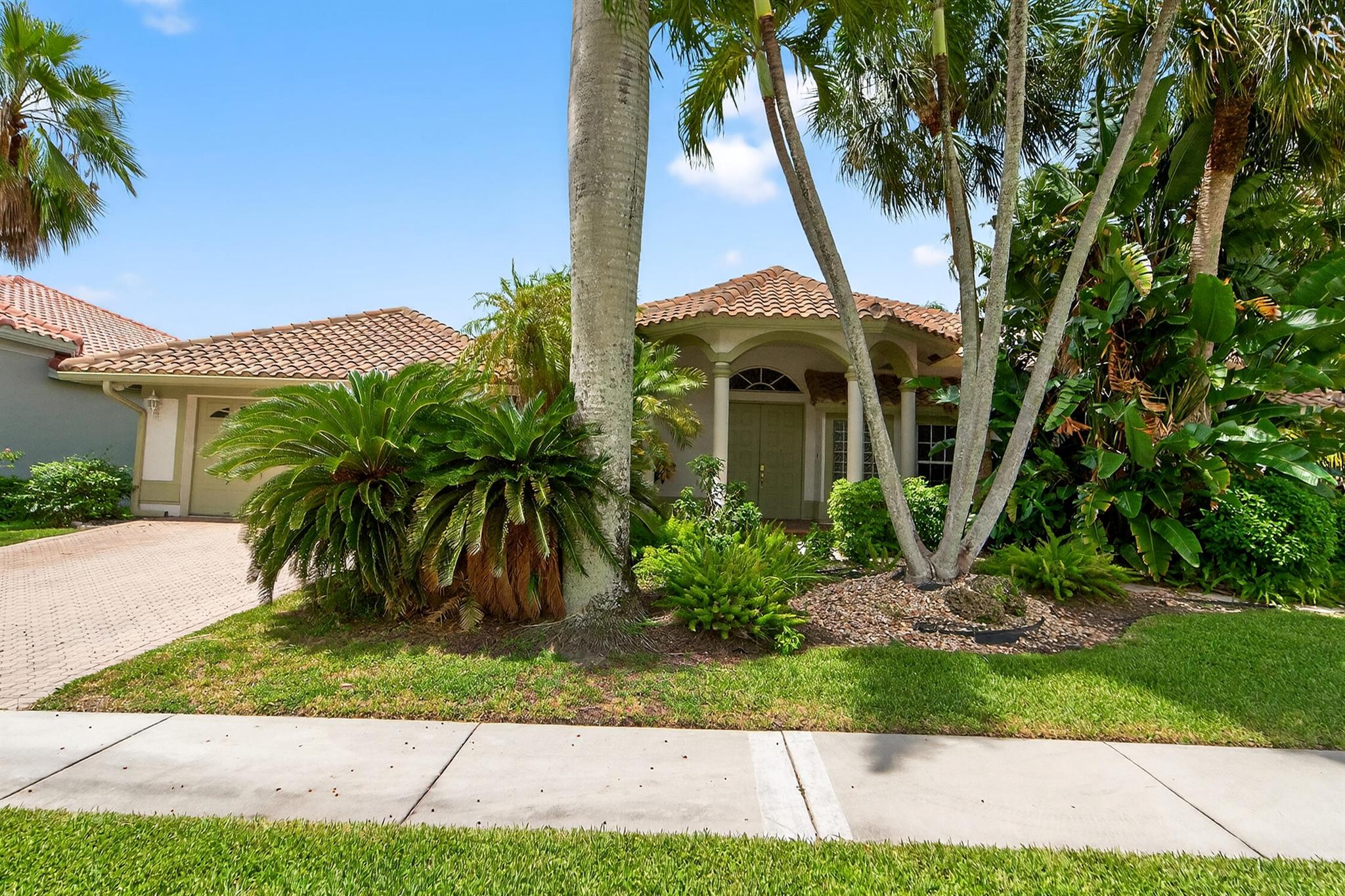 Don't miss this magnificent 2800 sq ft, 4 bed, 3 bath, 2-car garage house. This one storey property presents the perfect opportunity to create your dream home in beautiful Palm Isles South, in the sought after Boca Raton school district. Light-filled, open concept island kitchen, acres of cabinet space, indoor laundry room with utility sink. There's even a lake view from the huge ,screened lanai, which gives you ample room to barbecue or hold an outdoor sit-down dinner for 30 of your friends. You're just across the street from the spectacular Boca Isles clubhouse, which offers a fitness center, movie theater, library, billiard room, and community room. There's also a heated community pool, sauna and hot tub, plus tennis, basketball and pickleball courts, all lit for night play. A new