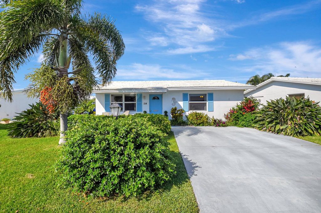 Photo of 514 SW 16th Street, Boynton Beach, FL 33426 (MLS # R11092035)