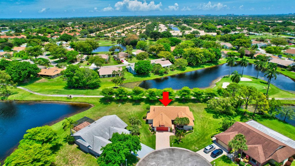 Photo of 5664 Willow Creek Court, Delray Beach, FL 33484 (MLS # B26005983)