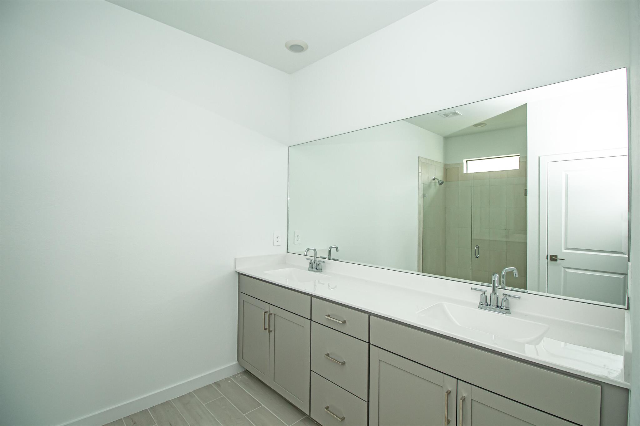 WILLOW POINTE - Residential