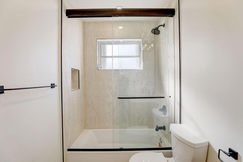 Tiny photo for 3900 N 45th Avenue, Hollywood, FL 33021 (MLS # B26031048)