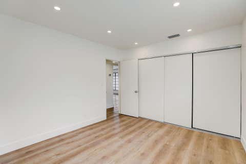 Tiny photo for 3900 N 45th Avenue, Hollywood, FL 33021 (MLS # B26031048)
