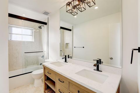 Tiny photo for 3900 N 45th Avenue, Hollywood, FL 33021 (MLS # B26031048)