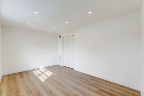 Tiny photo for 3900 N 45th Avenue, Hollywood, FL 33021 (MLS # B26031048)