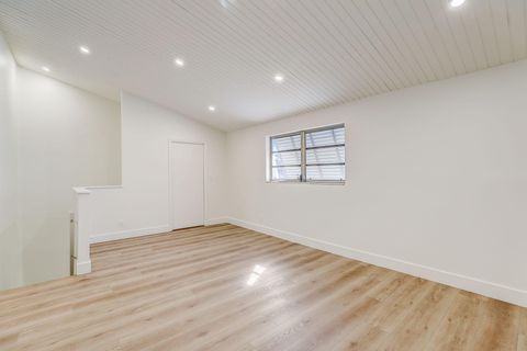 Tiny photo for 3900 N 45th Avenue, Hollywood, FL 33021 (MLS # B26031048)