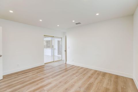 Tiny photo for 3900 N 45th Avenue, Hollywood, FL 33021 (MLS # B26031048)
