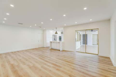 Tiny photo for 3900 N 45th Avenue, Hollywood, FL 33021 (MLS # B26031048)
