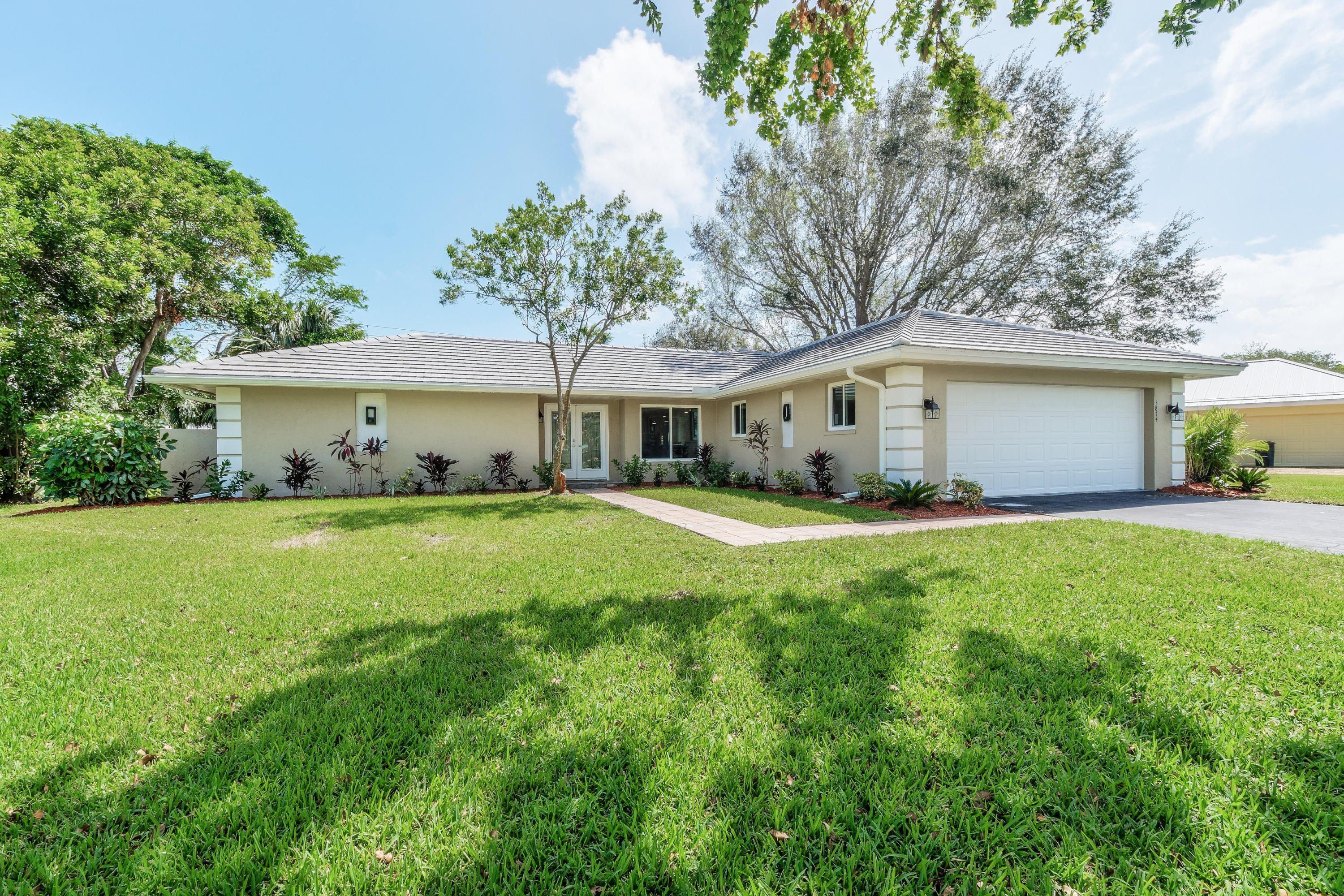 YACHT & COUNTRY CLUB OF STUART - Residential
