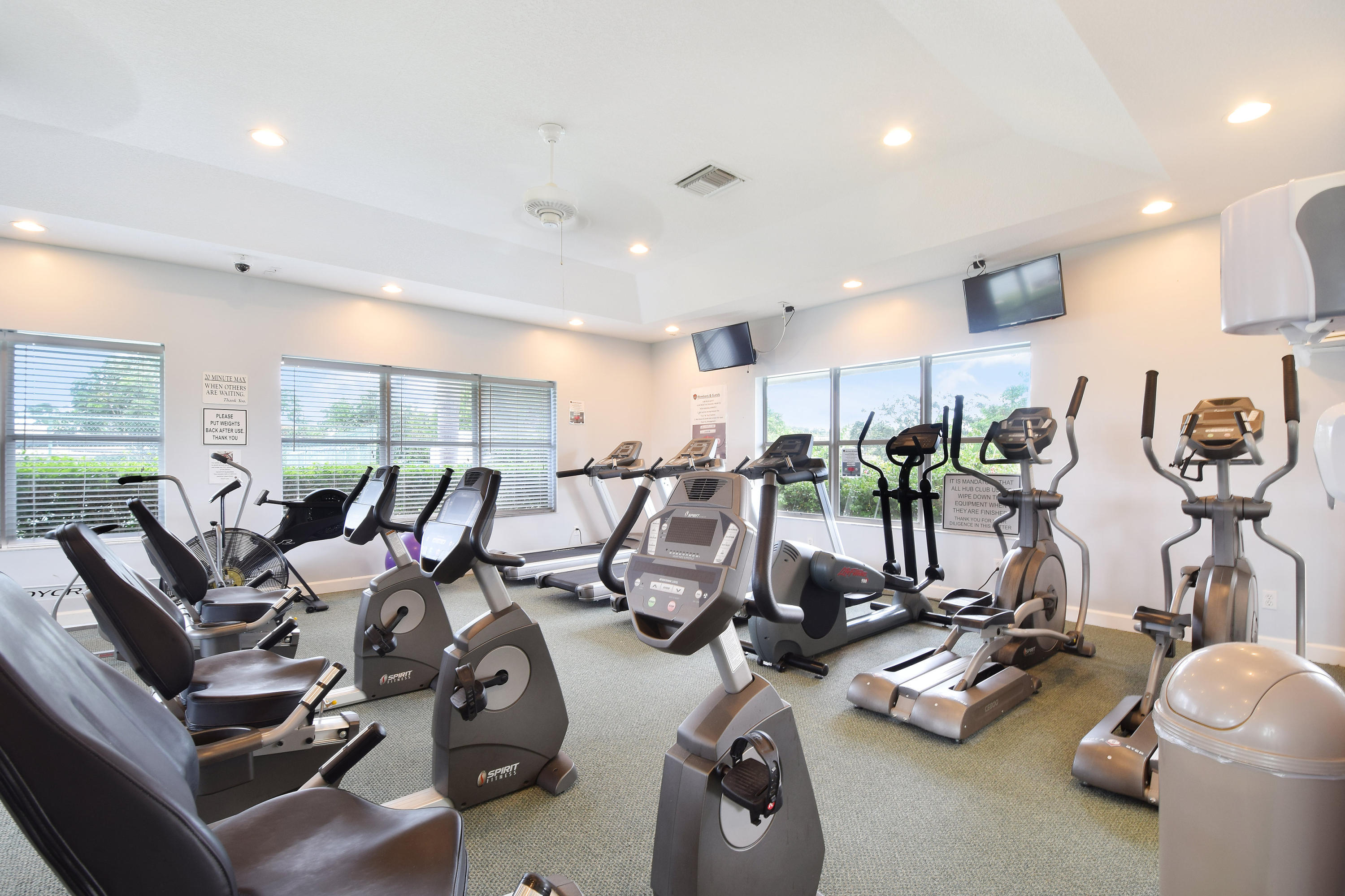 YACHT & COUNTRY CLUB OF STUART - Residential