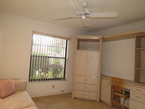 Palm Chase Lakes - Residential