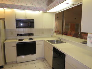 Palm Chase Lakes - Residential