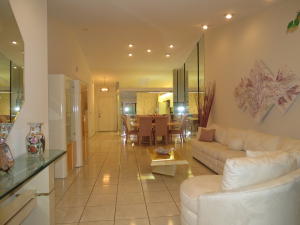 Palm Chase Lakes - Residential