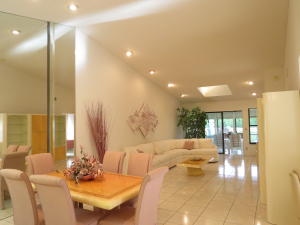 Palm Chase Lakes - Residential