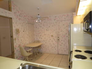 Palm Chase Lakes - Residential