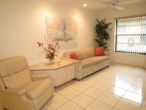 Palm Chase Lakes - Residential