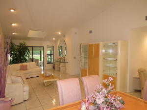 Palm Chase Lakes - Residential