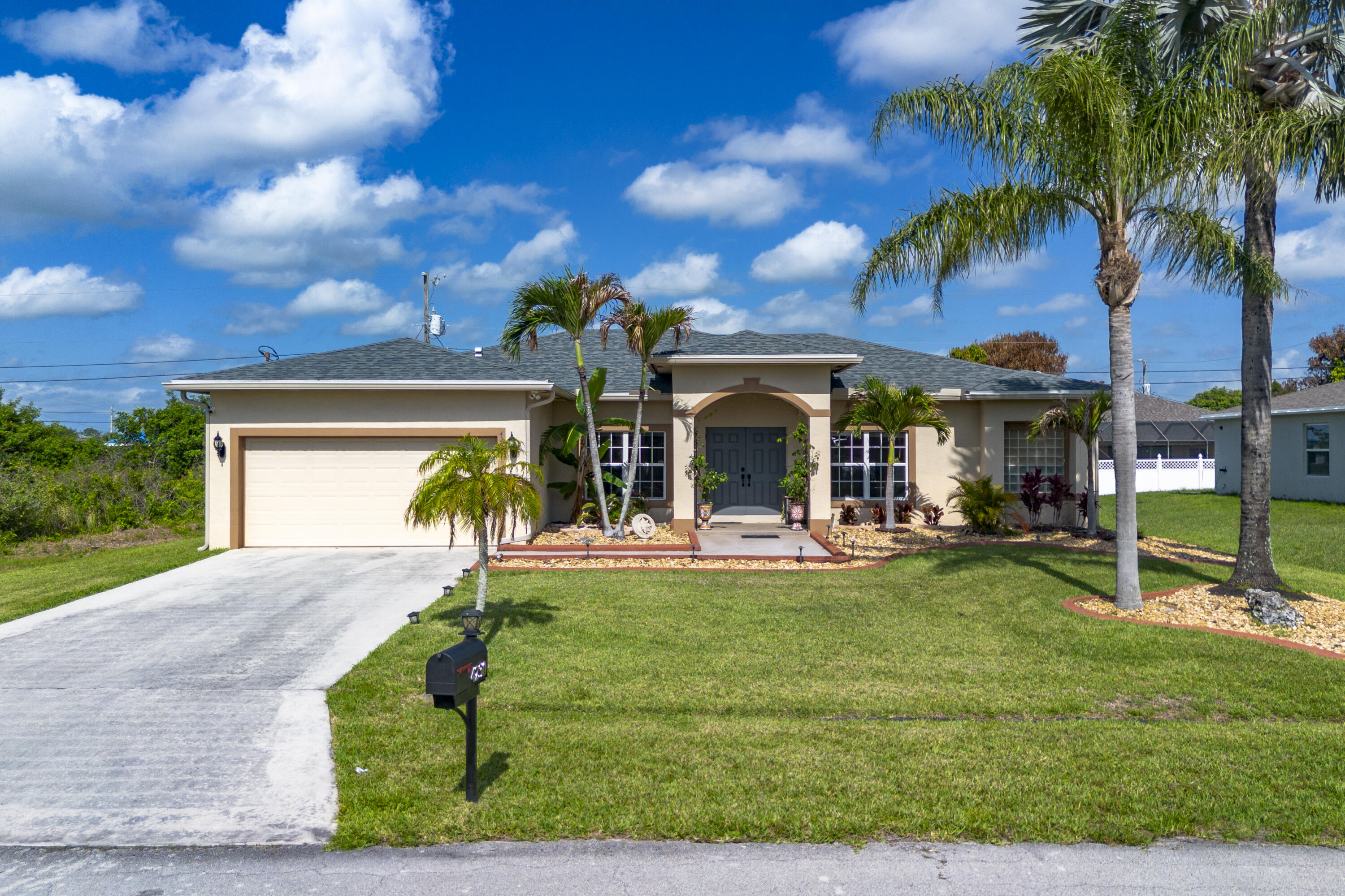 PORT ST LUCIE SECTION 33 - Residential