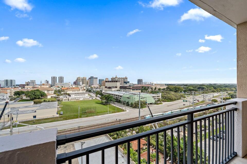MONTECITO PALM BEACH COND - Residential