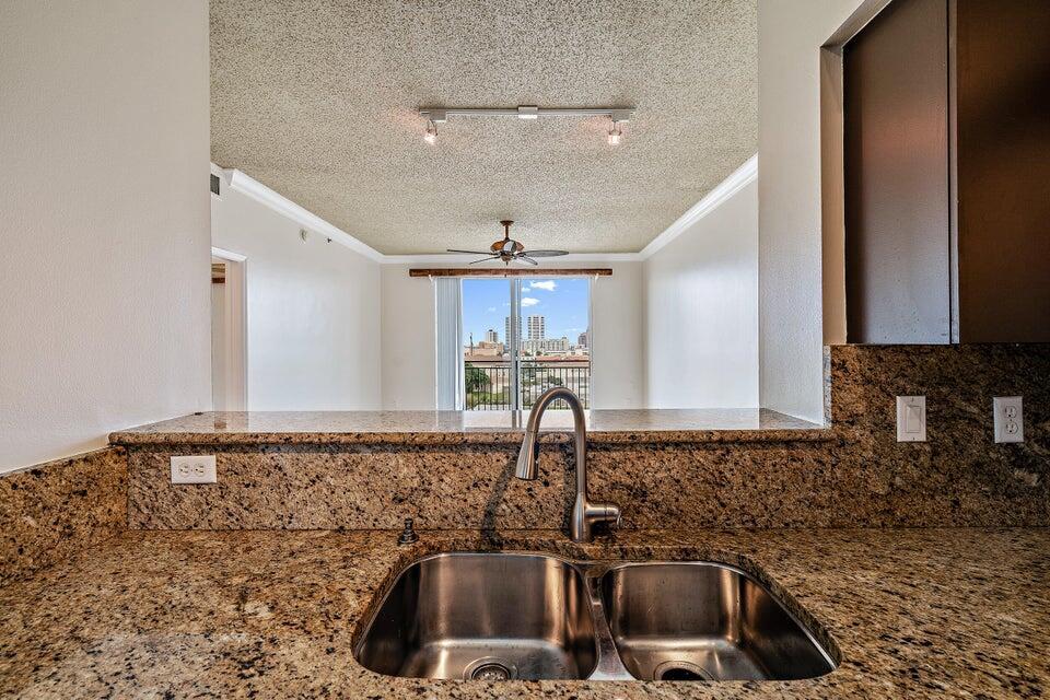 MONTECITO PALM BEACH COND - Residential