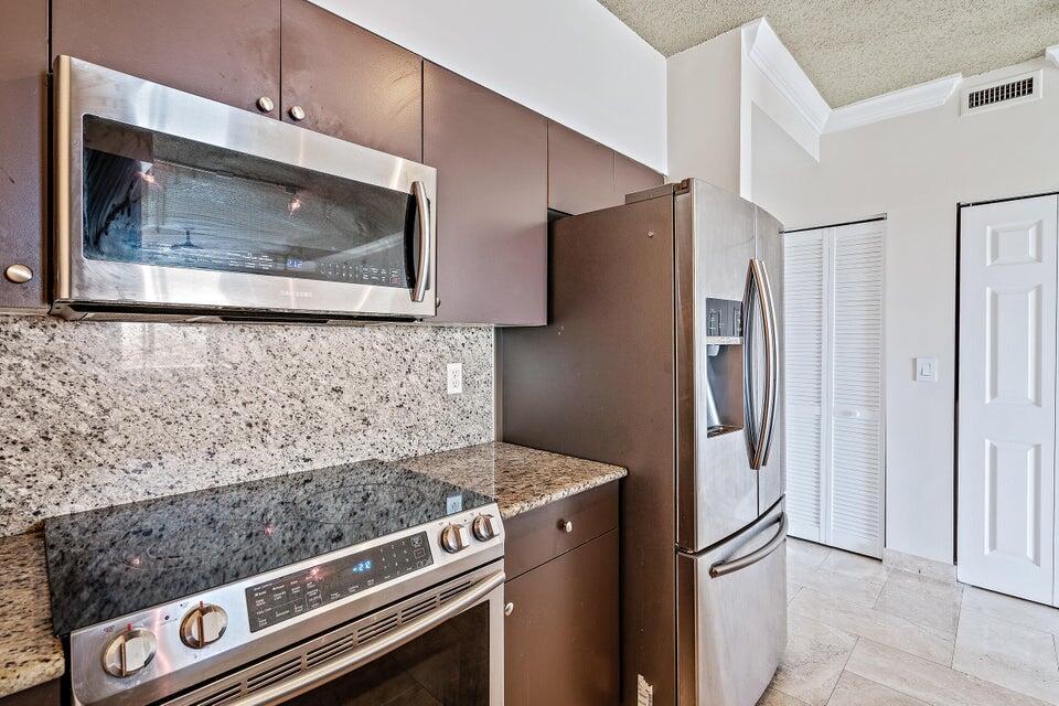 MONTECITO PALM BEACH COND - Residential