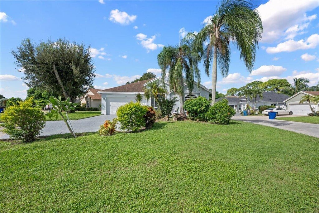 Photo of 127 SARATOGA Boulevard E, Royal Palm Beach, FL 33411 (MLS # B26092773)