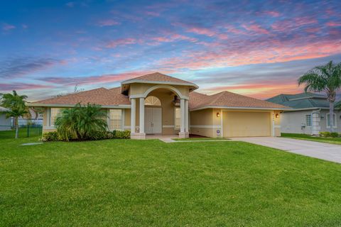 6496 NW Groveland Terrace Port St Lucie FL 34986