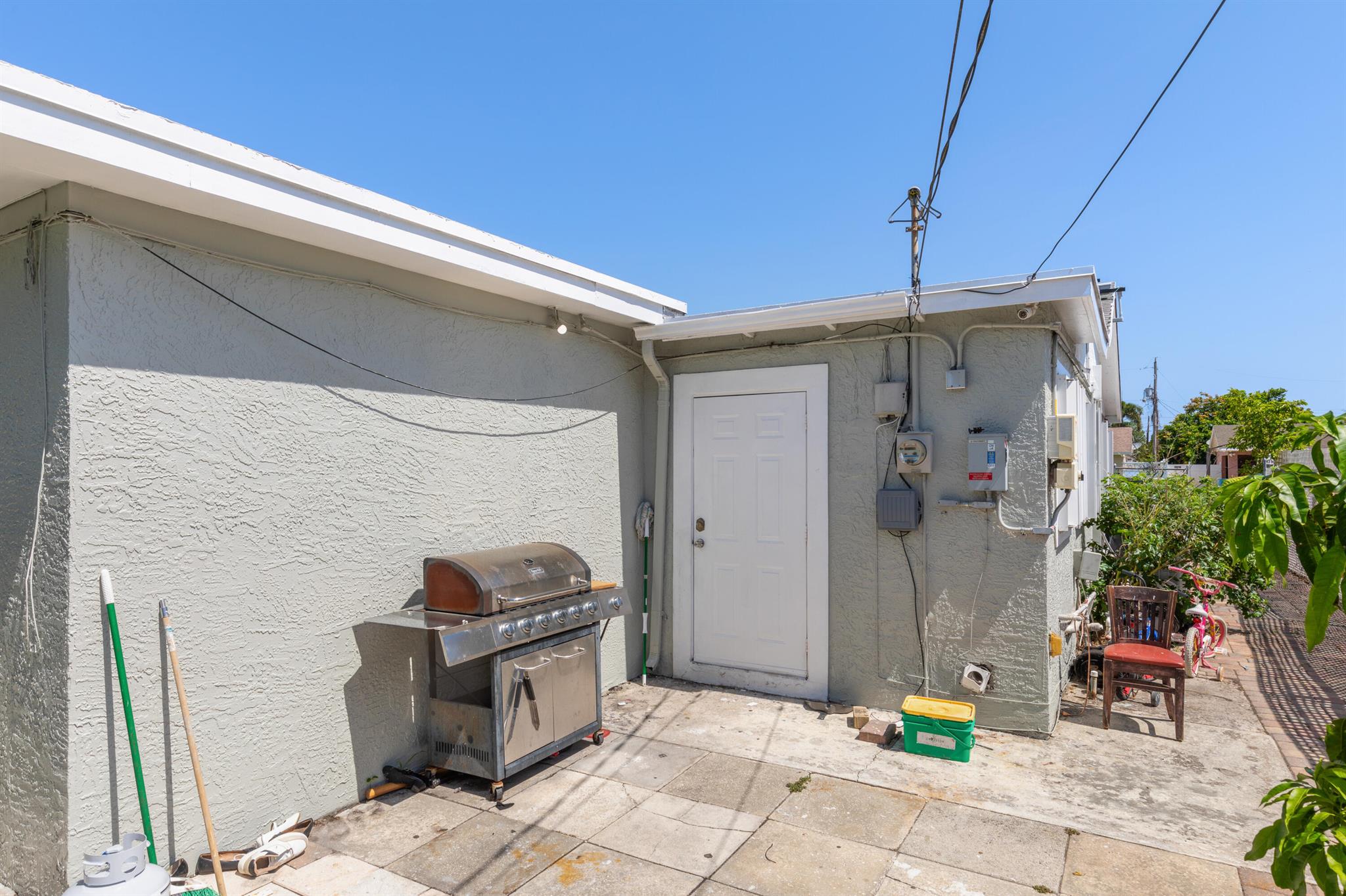 4896 Royal Court S