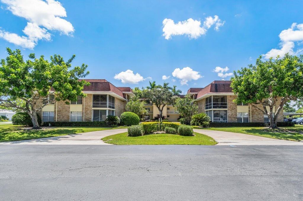 Photo of 5510 Tamberlane Circle #147, Palm Beach Gardens, FL 33418 (MLS # R10917805)